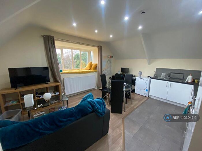 1 Bedroom Flat To Rent In North Hill Road, Leeds, LS6