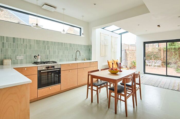 3 Bedroom End Terrace House For Sale In Clonmell Road, Tottenham, N17