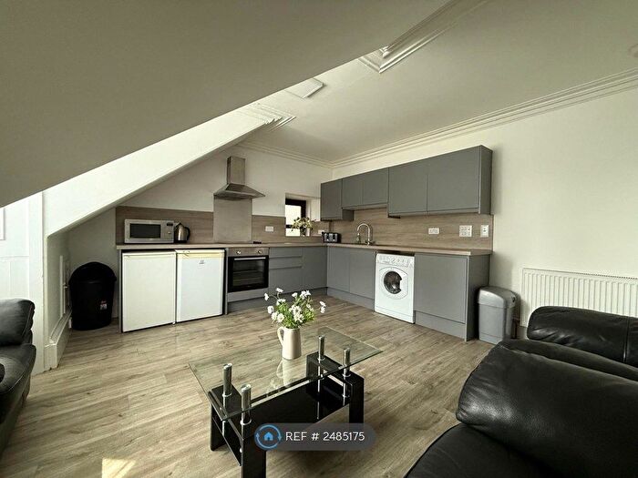 3 Bedroom Flat To Rent In Nelson Street, Aberdeen, AB24