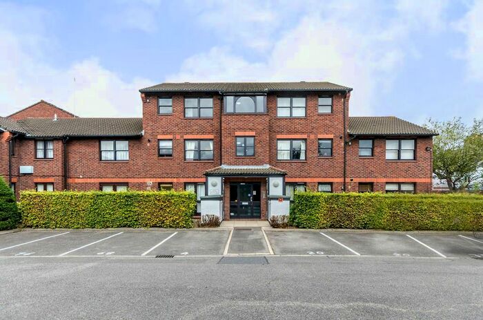 2 Bedroom Flat To Rent In Mayfield Road, Shepherd's Bush, London, W12