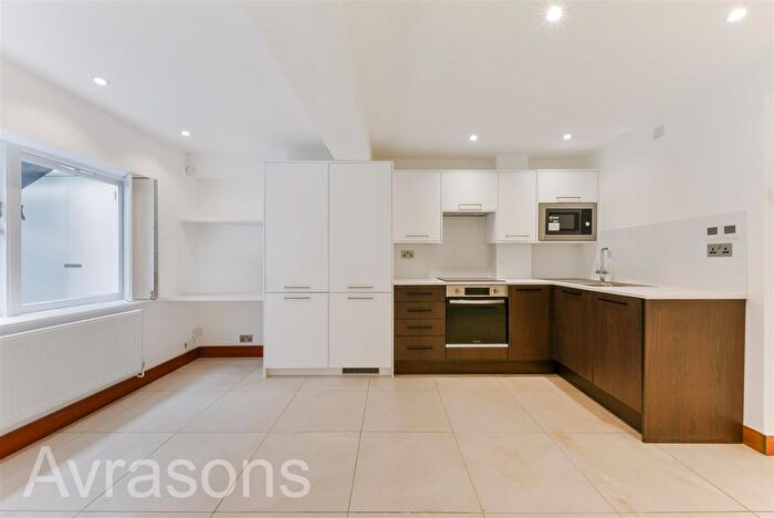 1 Bedroom Flat To Rent In Tottenham Street, London, W1T