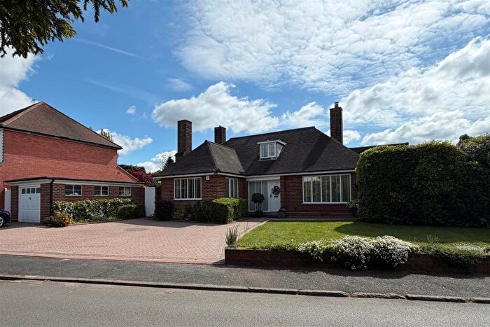 3 Bedroom Detached Bungalow For Sale In Western Avenue, Halesowen, West Midlands, B62