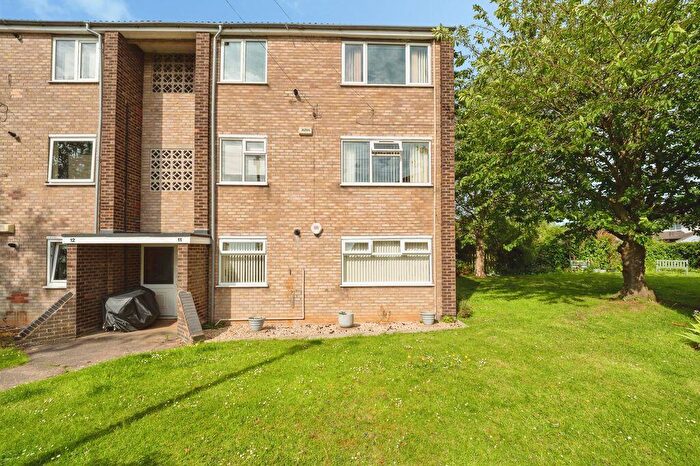 2 Bedroom Flat For Sale In Regent Gardens, Grimsby, DN34