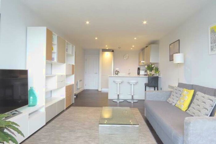 1 Bedroom Apartment To Rent In Westow Hill, Upper Norwood, SE19