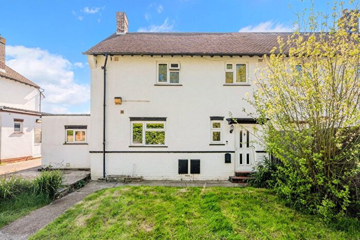 3 Bedroom Semi-Detached House For Sale In Pollards Oak Crescent, Oxted, RH8