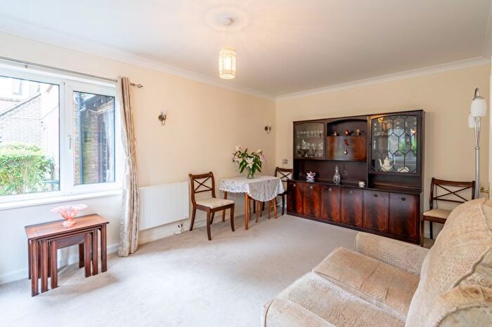 1 Bedroom Property For Sale In Henty Gardens, Chichester, PO19