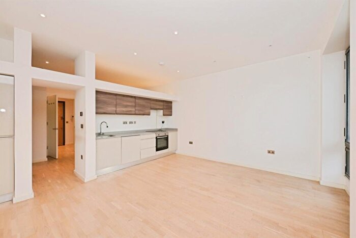 Studio For Sale In High Road, Broxbourne, EN10