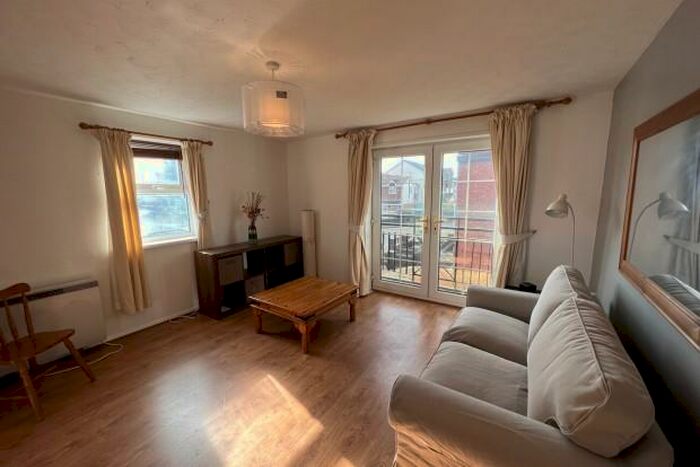 2 Bedroom Flat To Rent In Schooner Way Cardiff, CF10