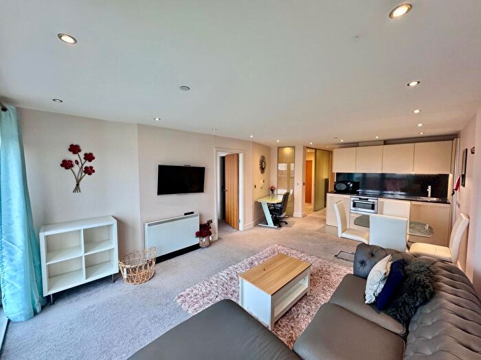 2 Bedroom Apartment To Rent In North West, City Centre, NG8