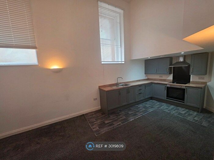 2 Bedroom Flat To Rent In Old Court House, Wakefield, WF1