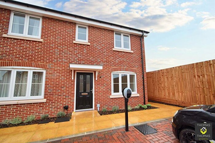 3 Bedroom Semi-Detached House To Rent In Emery Avenue, GL1