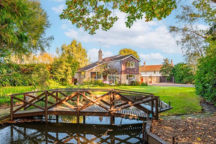 4 Bedroom Detached House For Sale In Hall Drive, Oulton Broad, NR32