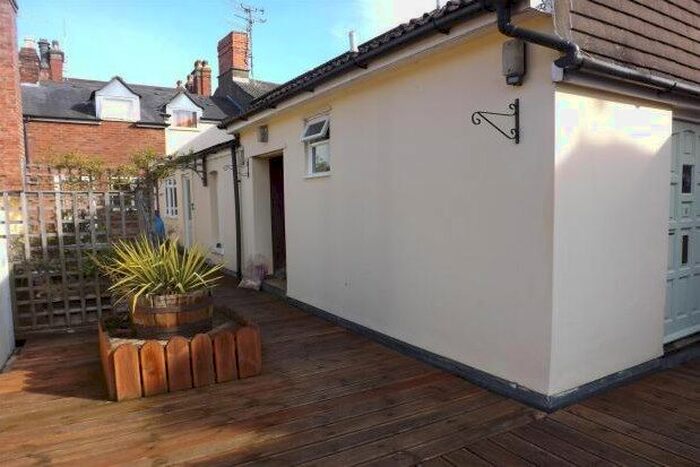 1 Bedroom Flat To Rent In - Wood Street, Swindon, SN1