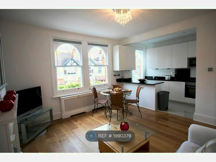 2 Bedroom Flat To Rent In Sheen Park, Richmond, TW9