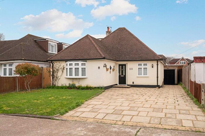 3 Bedroom Detached House For Sale In Winslow Way, Walton-on-Thames, KT12