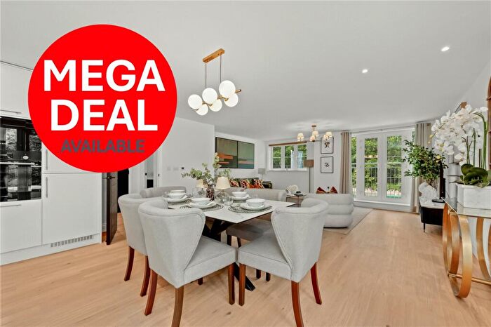 2 Bedroom Apartment For Sale In The Residence, Brooklands Road, Weybridge, KT13