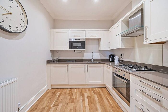 2 Bedroom Flat To Rent In Hilda Road, Southall, UB2