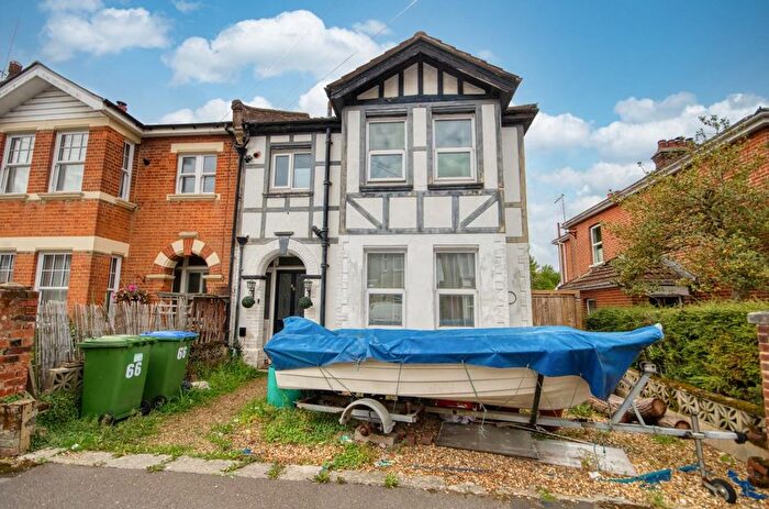 3 Bedroom Semi-Detached House For Sale In Radstock Road, Southampton, SO19