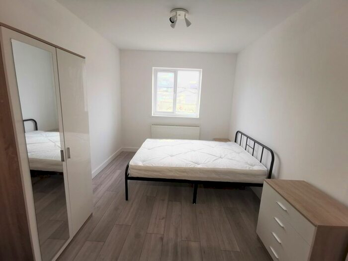 1 Bedroom Studio To Rent In Avondale Road, Luton, Bedfordshire, LU1