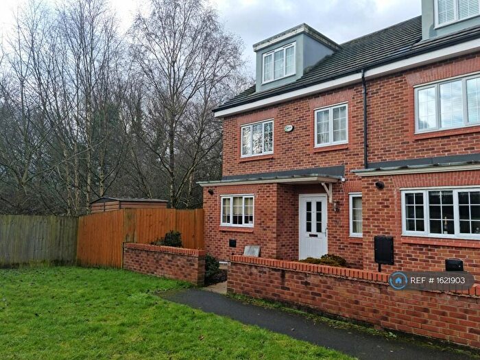 4 Bedroom Terraced House To Rent In Boothdale Drive, Manchester, M34