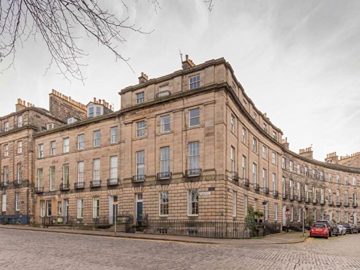 4 Bedroom Flat To Rent In South East Circus Place, New Town, Edinburgh, EH3