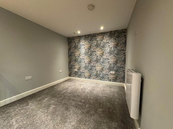 1 Bedroom Flat To Rent In Moorview House, High Street, S43