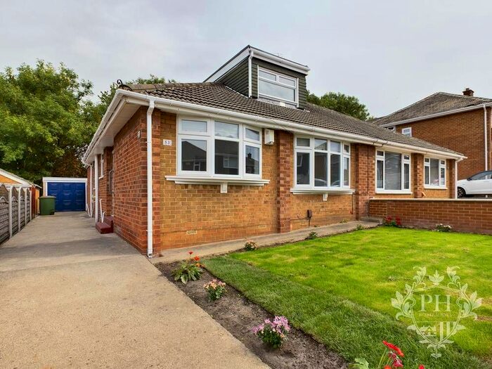 2 Bedroom Semi-Detached Bungalow To Rent In Regency Avenue, Middlesbrough, TS6