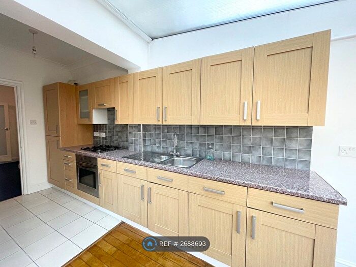 1 Bedroom Flat To Rent In St. Marks Road, Enfield, EN1