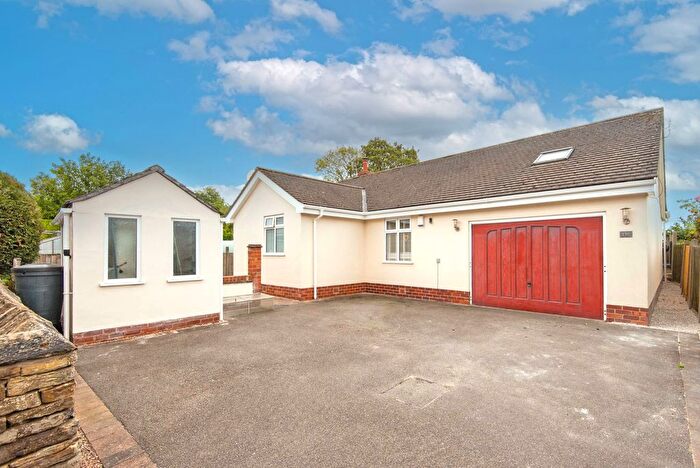 4 Bedroom Detached Bungalow For Sale In Top Road, Calow, S44
