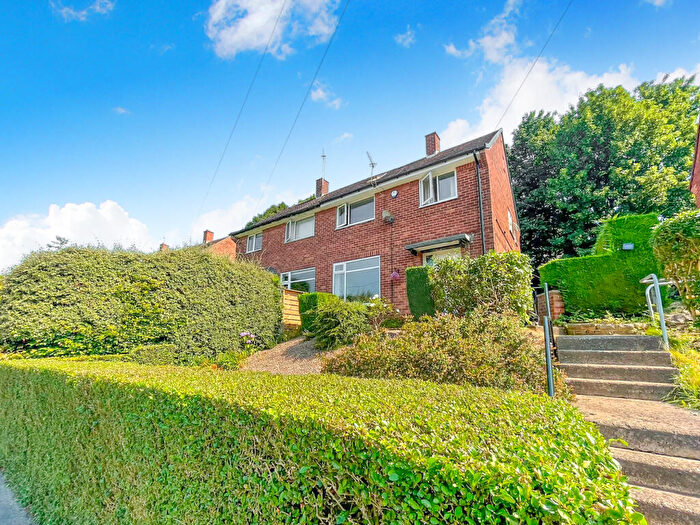 4 Bedroom Semi-Detached House For Sale In Lincombe Bank, Leeds, LS8