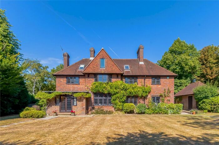 7 Bedroom Detached House To Rent In Amersham Road, High Wycombe, HP13