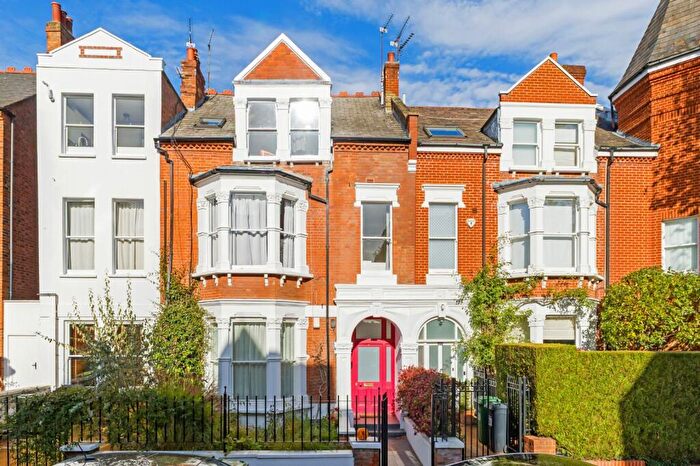 2 Bedroom Flat For Sale In Nassington Road, Hampstead, London, NW3
