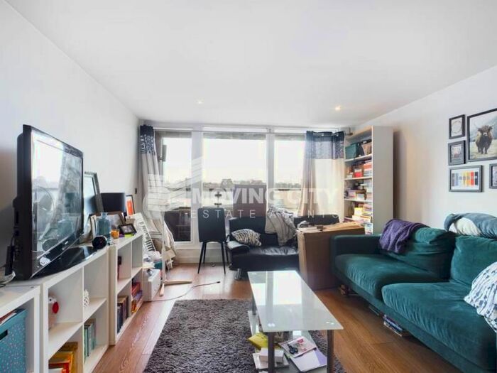 1 Bedroom Flat To Rent In Mallard Point, Bow, London, E3