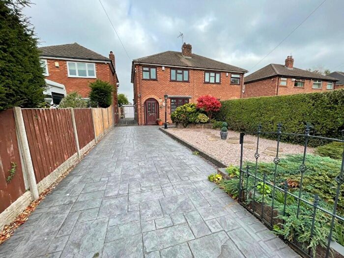 3 Bedroom Semi-Detached House For Sale In Woodland Road, Whitby, CH65