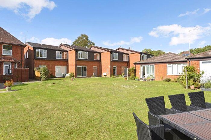1 Bedroom Flat For Sale In Hesketh Close, Cranleigh, GU6
