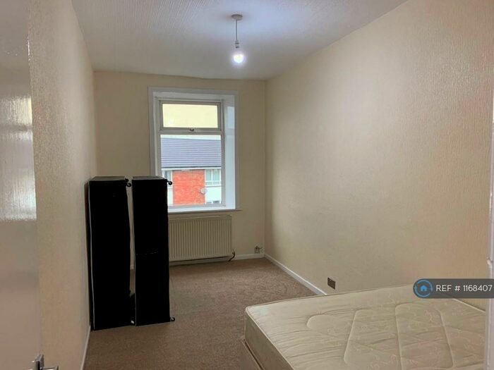 2 Bedroom Flat To Rent In Henry Street, Church, Accrington, BB5