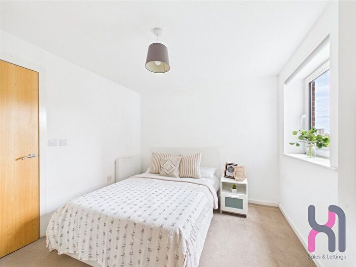 2 Bedroom Flat To Rent In Endeavour House, B Elmira Way, M5