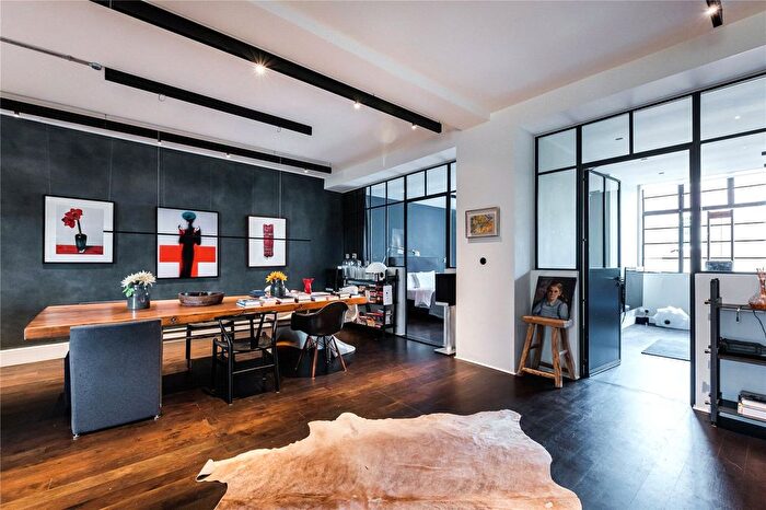 2 Bedroom Flat For Sale In Cavell Street, London, E1