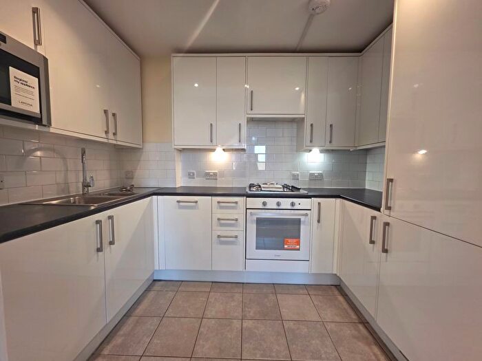 2 Bedroom Flat To Rent In Queenstown Place, Queenstown Road, Battersea, SW8