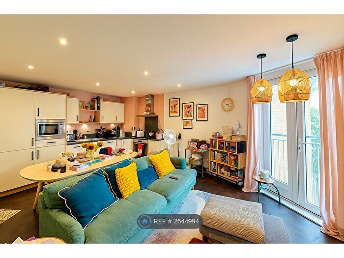 2 Bedroom Flat To Rent In Ceylon Wharf Apartments, London, SE16