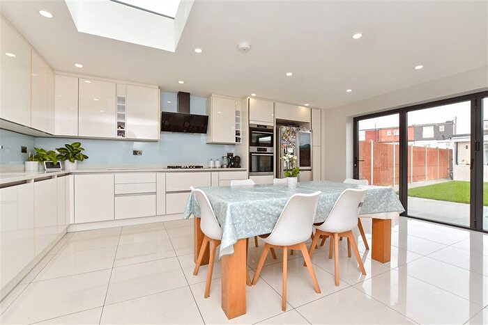 4 Bedroom Terraced House For Sale In Meopham Road, Mitcham, Surrey, CR4