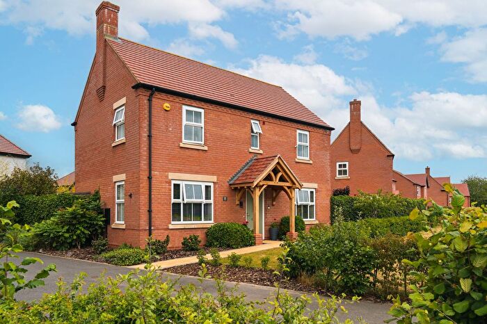 4 Bedroom Detached House For Sale In De Herle Lane, Hugglescote, LE67