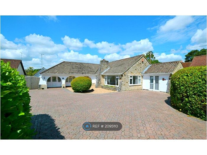 4 Bedroom Bungalow To Rent In Woolsbridge Road, Ringwood, BH24