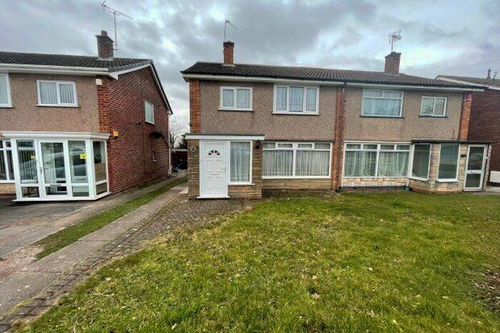 3 Bedroom Semi-Detached House To Rent In Lazy Hill, Birmingham, B38
