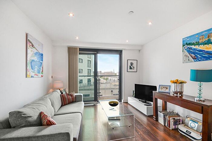 1 Bedroom Apartment To Rent In Craig Tower, Aqua Vista Square, E3