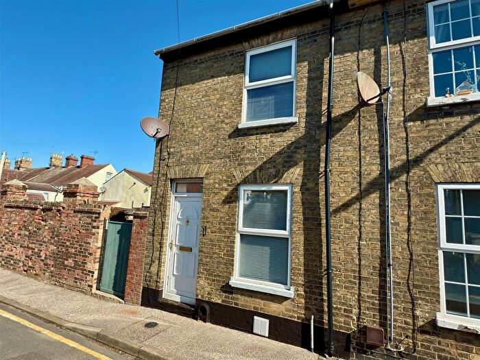 2 Bedroom End Terrace House For Sale In Bixley Road, Lowestoft, Suffolk, NR33