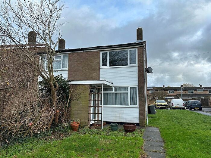 2 Bedroom Semi Detached House To Rent In The Close, Thurleigh, MK44
