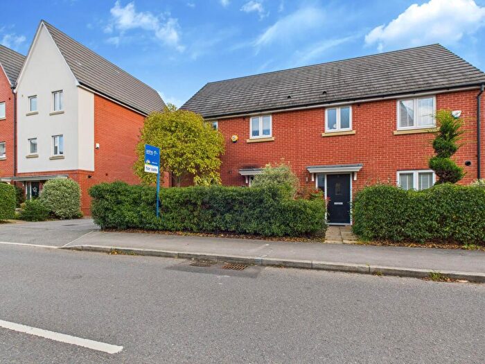 3 Bedroom Semi-Detached House For Sale In Appleton Way, Shinfield, Reading, RG2