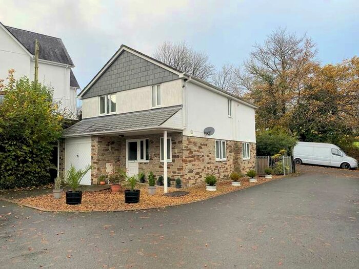 3 Bedroom Detached House For Sale In Spacious Detached Family Home - Lamerton, PL19