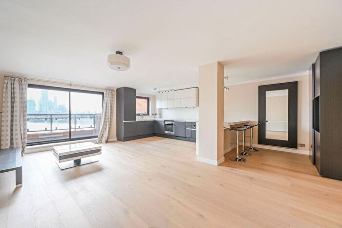 2 Bedroom Flat For Sale In Free Trade Wharf, Wapping, London, E1W